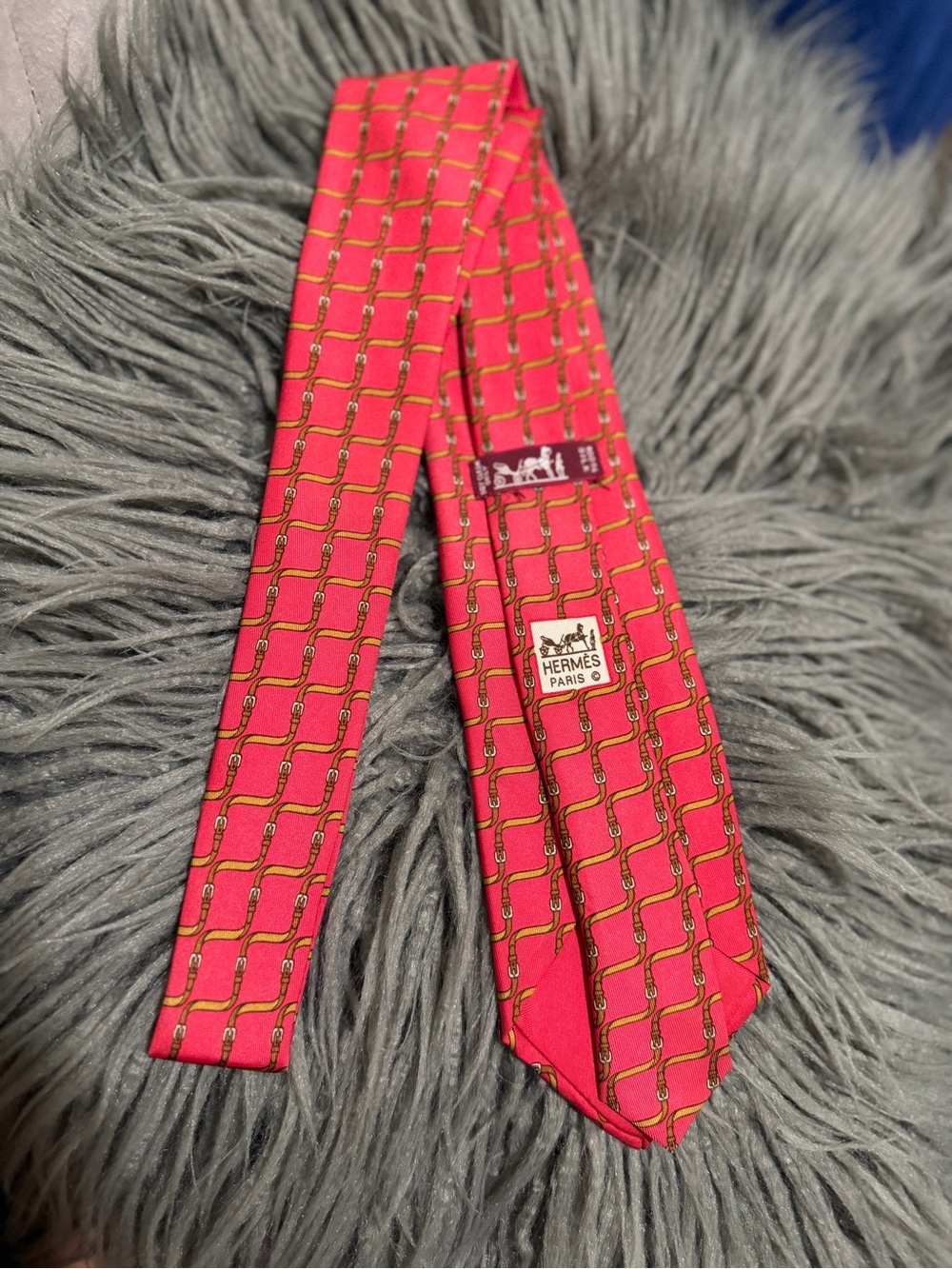 Hermes Men’s Pink Silk Tie with Gold Chain Pattern